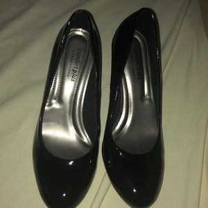 Black comfort heels